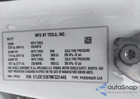 2021 Tesla Model 3 Long Range Dual Motor All-Wheel Drive z USA, uszkodzony, nr VIN 5YJ3E1EB7MF031445